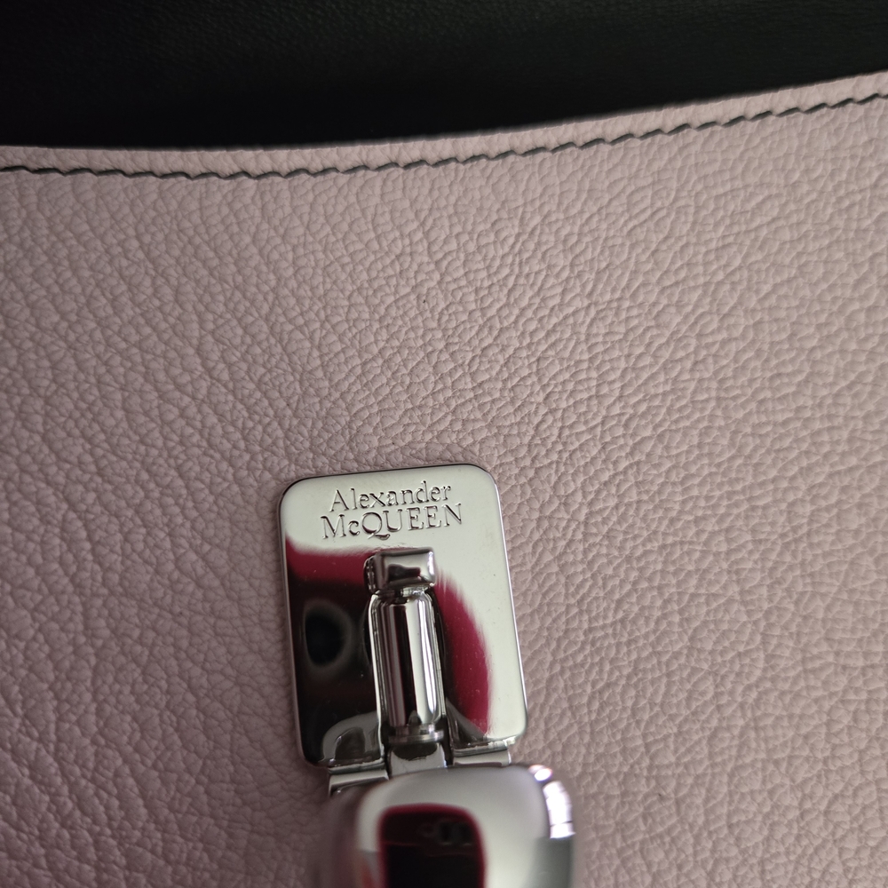 Alexander McQueen Pale Pink Skull-Embellished Wallet NWOT No callouts - Picture 10 of 13